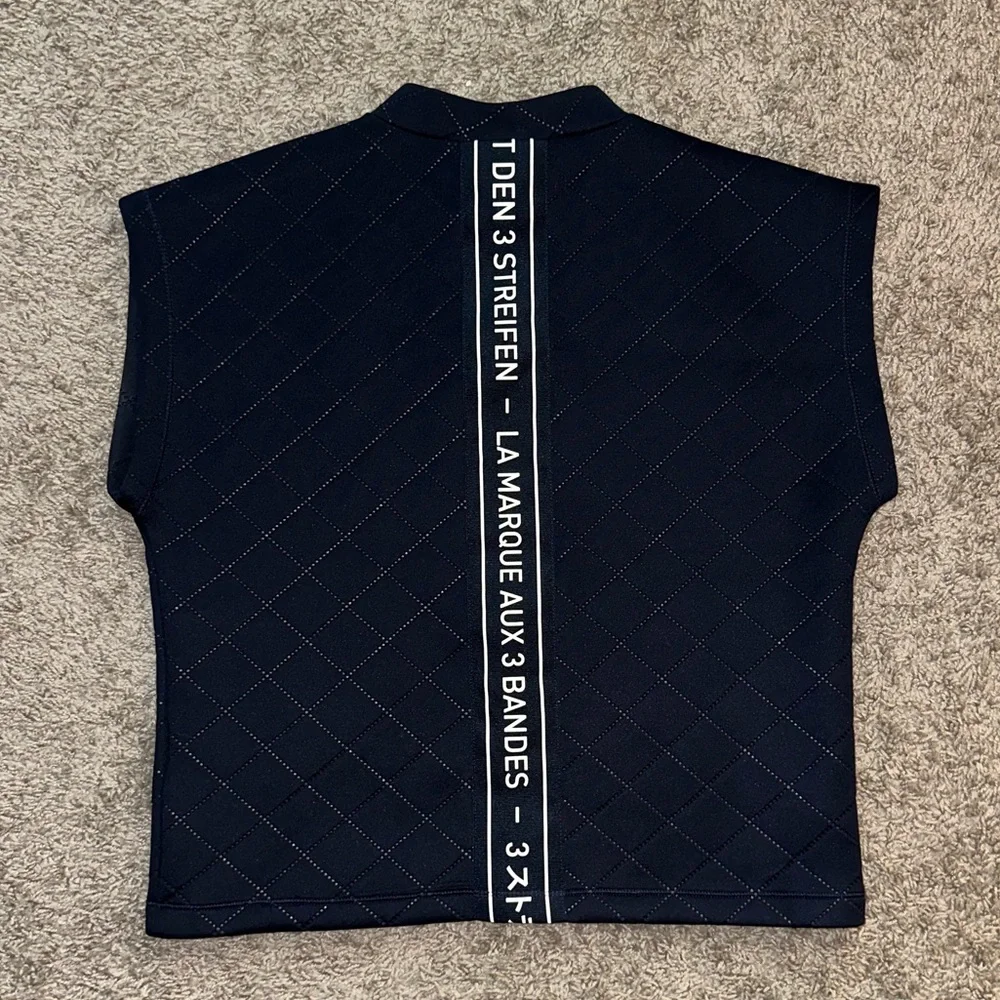 LIKE NEW Adidas Originals Women’s Embossed Quilted Top Tee - Picture 2 of 6